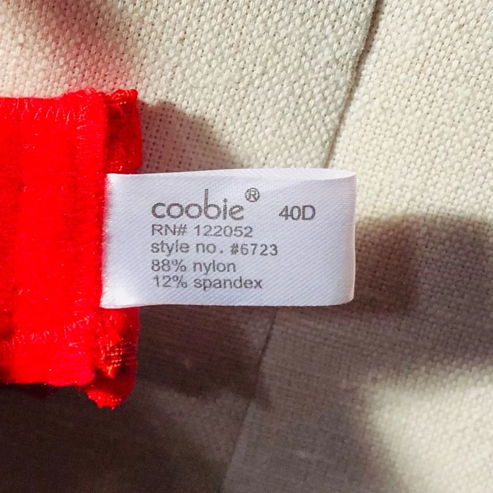 Red bra - Picture 5 of 5